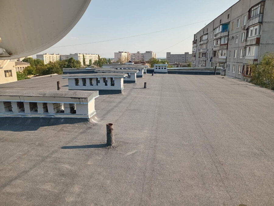 Капітальний ремонт м'якої покрівлі багатоповерхового будинку в Харкові
