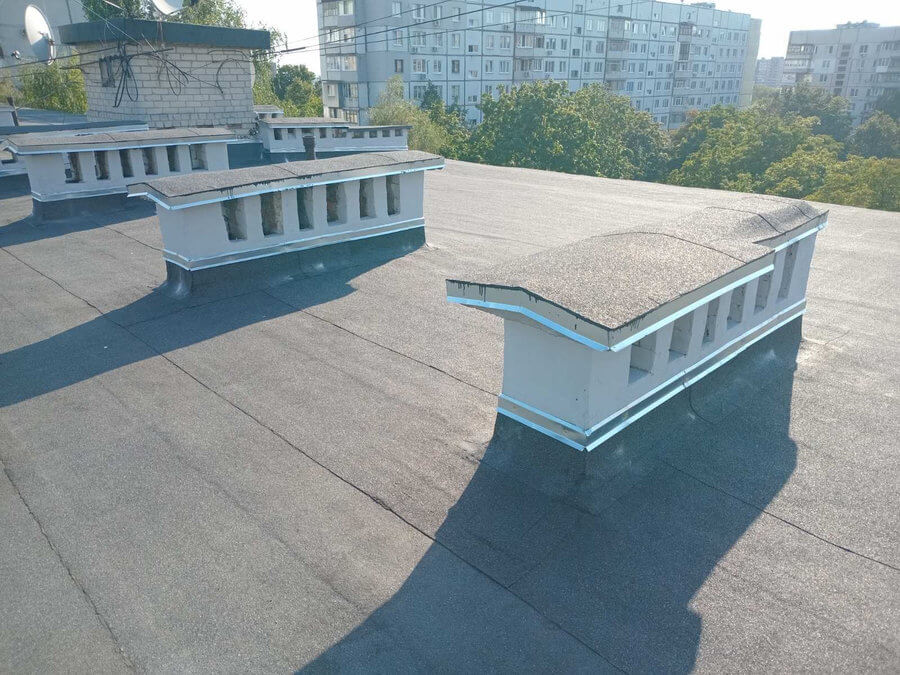 Капітальний ремонт м'якої покрівлі багатоповерхового будинку в Харкові