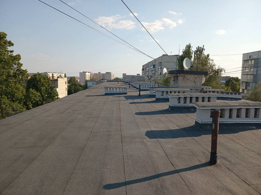 Капітальний ремонт м'якої покрівлі багатоповерхового будинку в Харкові