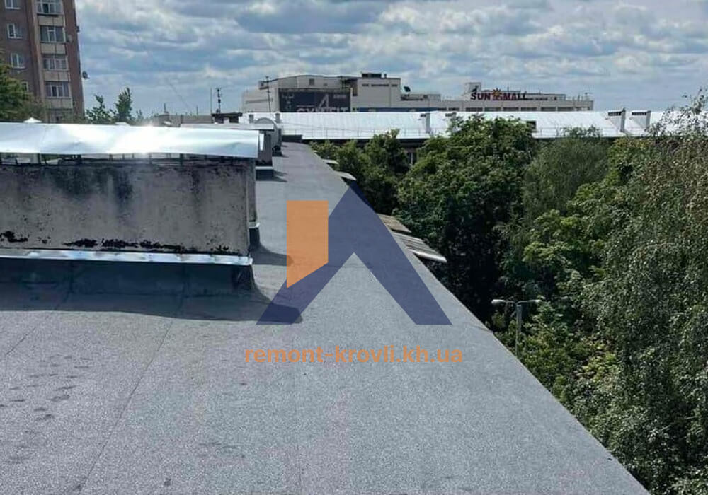 Капитальный ремонт мягкой кровли многоэтажного дома в Харькове пр. Аэрокосмический